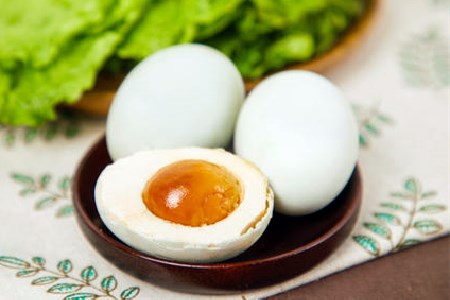 鸭蛋的功效与作用(托哥回答你)
